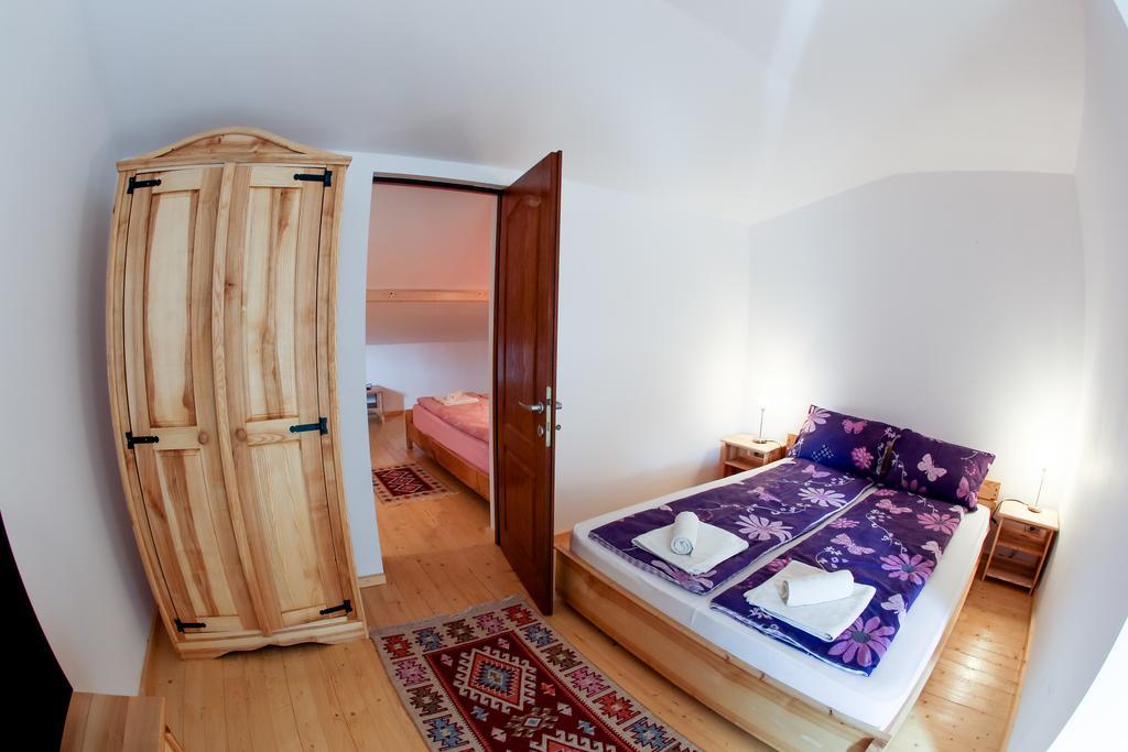 Landhaus Bed&Breakfast Vişeu de Sus Habitación foto